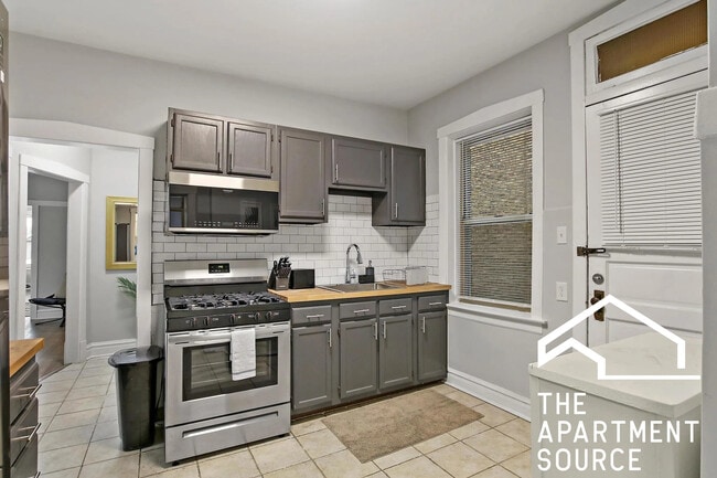 Foto del edificio - 3908 W Roscoe St