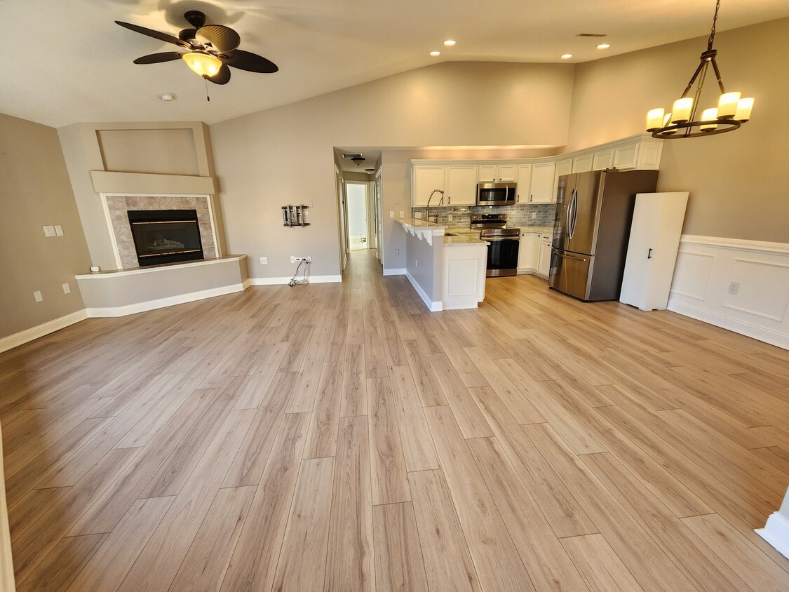 11210 W Gilbert Ave Unit B, Wauwatosa, WI 53226 Condo for Rent in