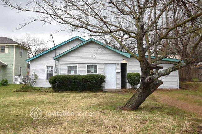 Building Photo - 905 E Crockett St