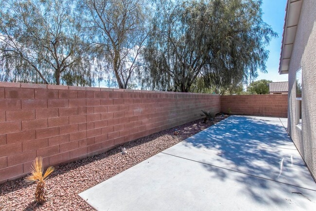 Foto del edificio - BEAUTIFUL SINGLE-STORY HOME LOCATED IN LAS VEGAS
