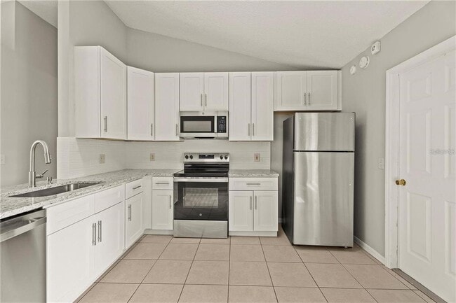 Foto del edificio - 145 Pompei Dr