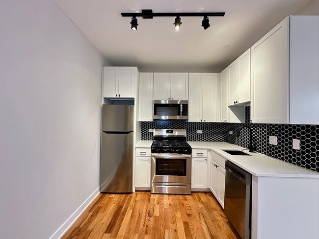 Foto del edificio - 661 W Wrightwood Ave