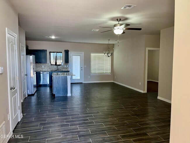 Building Photo - 617 Rafael Marmolejo St