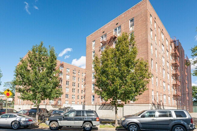 Foto del edificio - 5930 108th St
