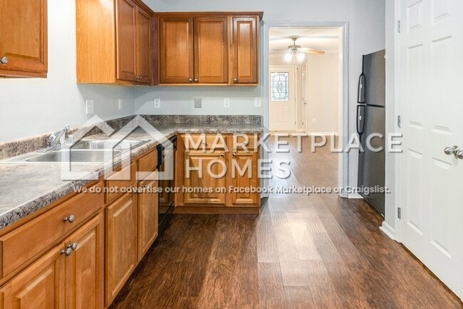 Building Photo - 212 Park Village Cir