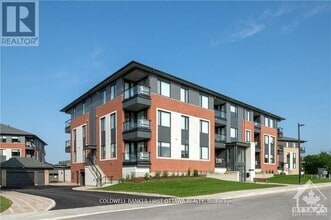 Building Photo - 520-520 Pimiwidon St