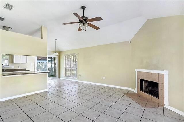 Foto del edificio - 40785 Hayes Rd