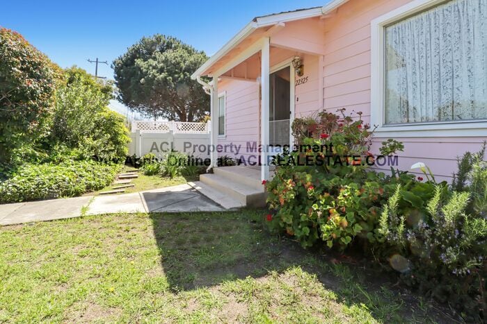 Primary Photo - Spacious, quiet, one story Castro Valley Home