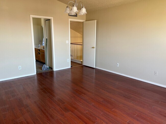 Foto del edificio - 8723 W Amelia Ave