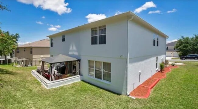 Foto del edificio - 654 Skyridge Rd