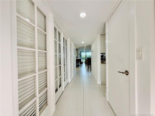 Building Photo - 8800 S Ocean Dr