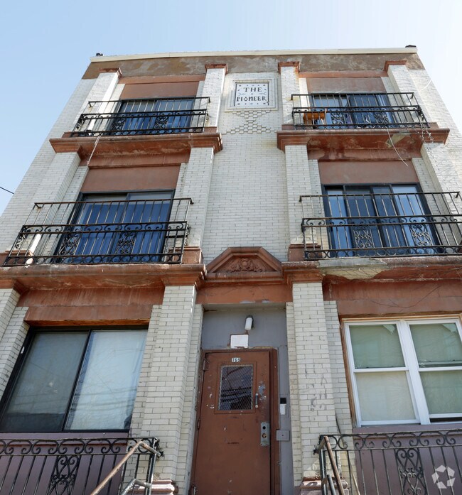 Building Photo - The Pioneer