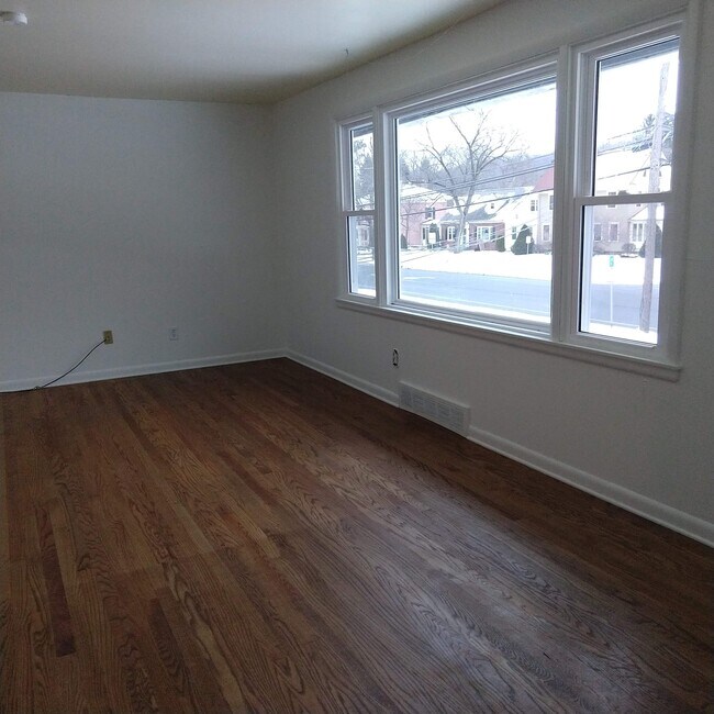 Building Photo - 5502 S Salina St