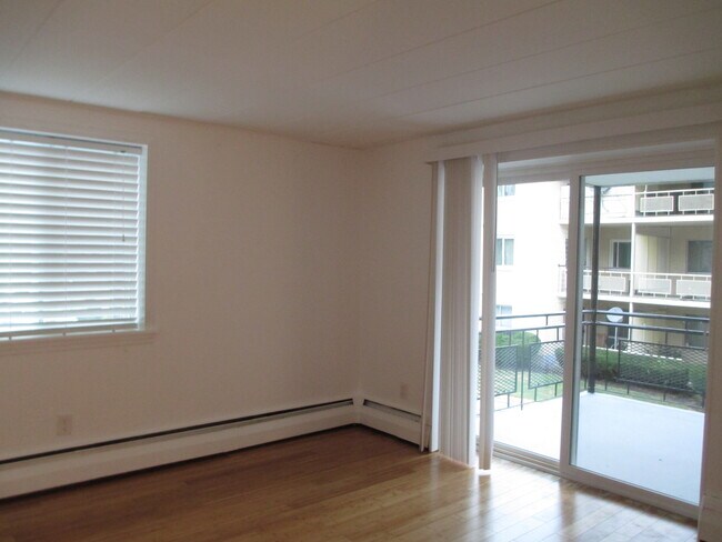 Foto del edificio - 18 Nelson Dr