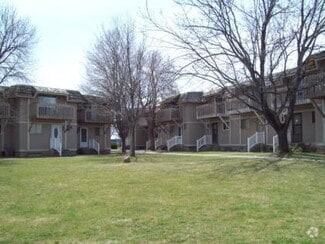 Building Photo - 1456 Falcon Dr