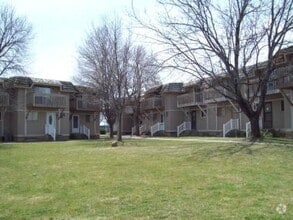 Building Photo - 1456 Falcon Dr
