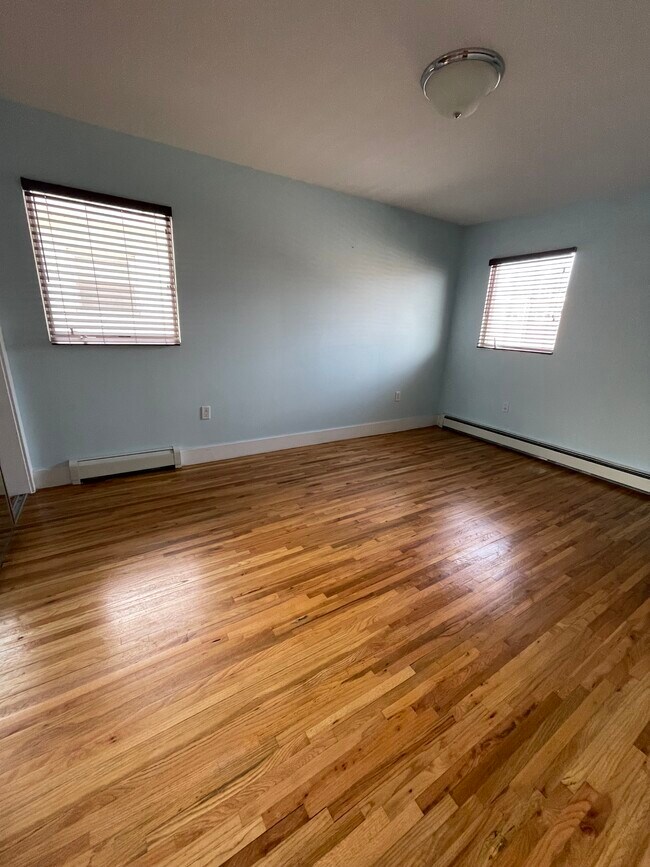 Foto del edificio - 2756 E 64th St