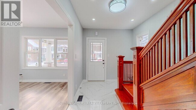 Building Photo - 4357 Seneca St