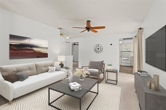 Foto del edificio - 1163 Orange Tree Cir W