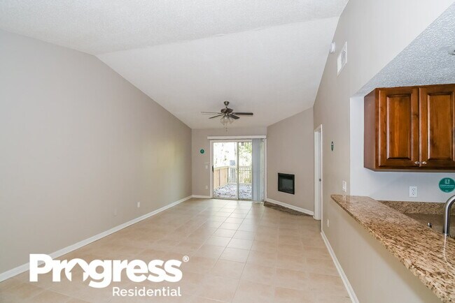 Building Photo - 226 Aquarius Cir W