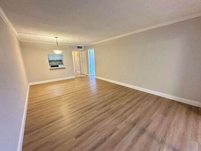 Foto del edificio - 9355 SW 8th St