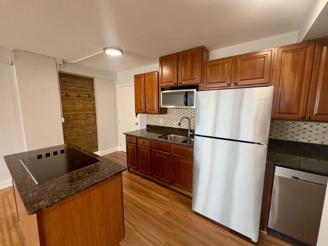 Foto del edificio - 4180 N Marine Dr