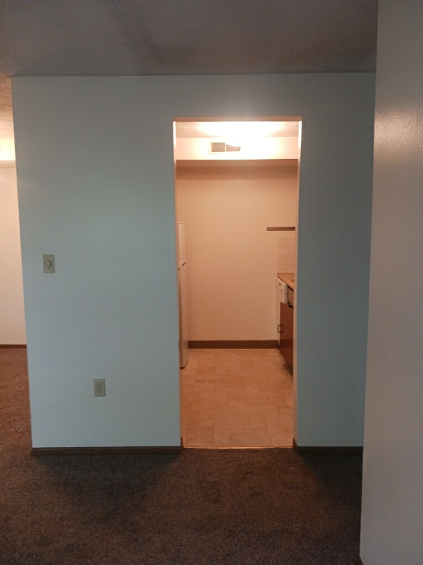 Building Photo - 3 Stratford Dr