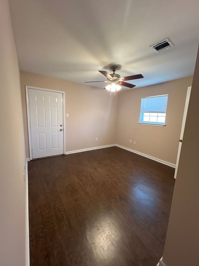 Foto del edificio - 2 Bedroom 2 bath apartment for lease