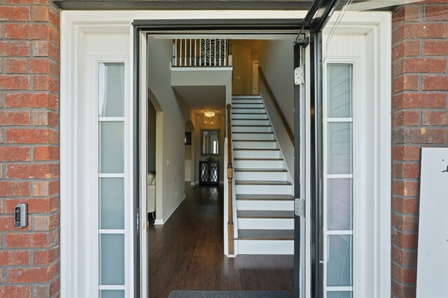 Building Photo - 1311 Hill View Cir