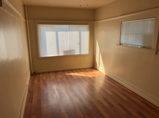 room 2 - 404 23rd St