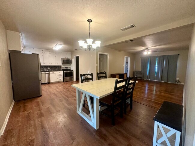 Foto del edificio - 1316 Eastview Dr