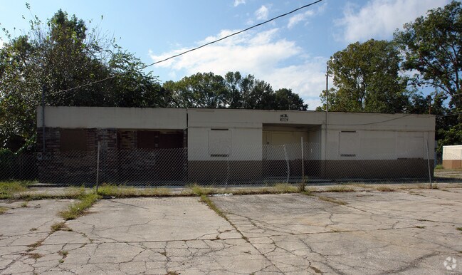 Building Photo - 2804 W 1st St
