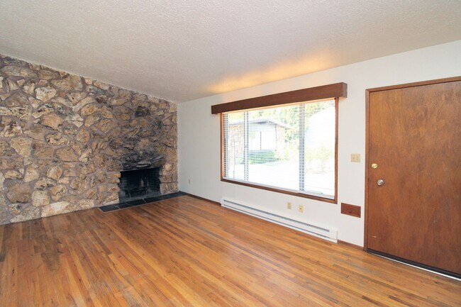 Foto del edificio - 631-631 NE 74th Ave