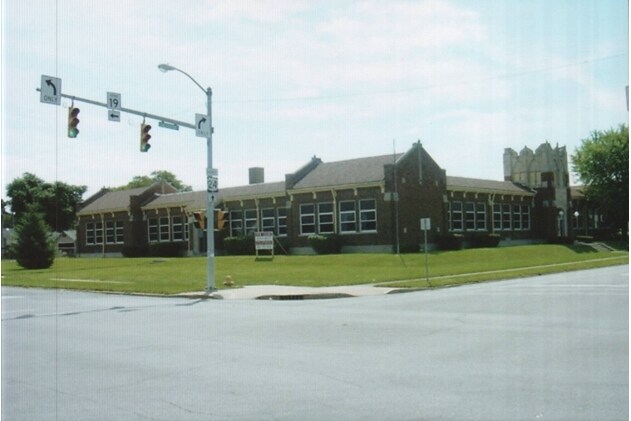 Building Photo - Lincoln School Apartments