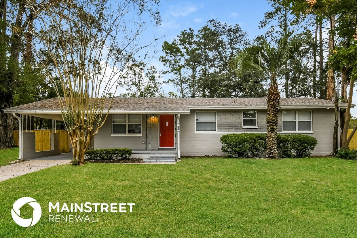 Primary Photo - 6653 Almond Ave
