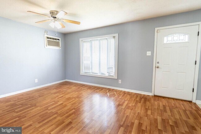 Building Photo - 610 Fairhill Rd