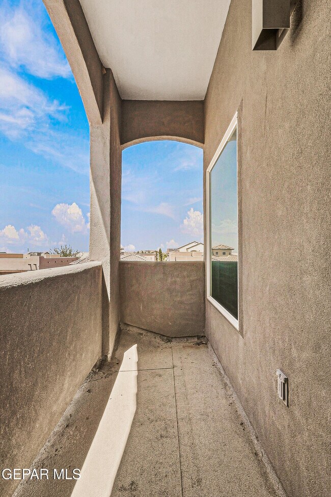 Foto del edificio - 12744 Midland Ct
