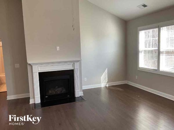 Building Photo - 293 Grey Hawk Dr