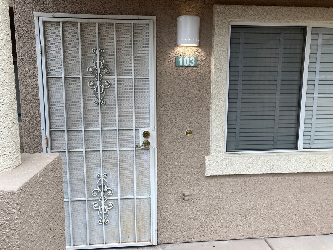 Foto principal - 2001 Quartz Cliff St