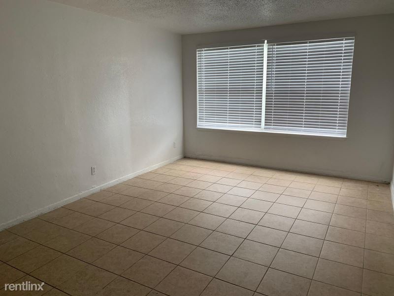 7016 Ponce De Leon Ave, Jacksonville, FL 32217 Room for Rent in