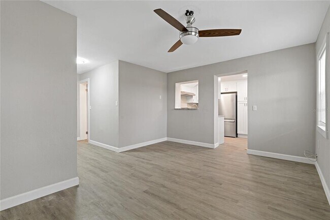 Foto del edificio - 8441 Bayshore Dr