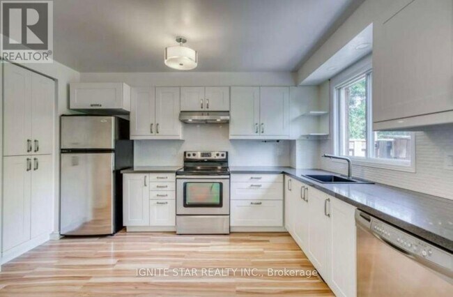 Building Photo - 1205 Leewood Dr