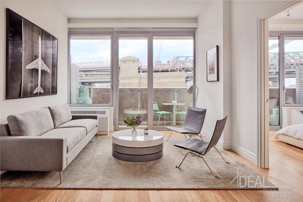 Foto principal - 334 Kent Ave