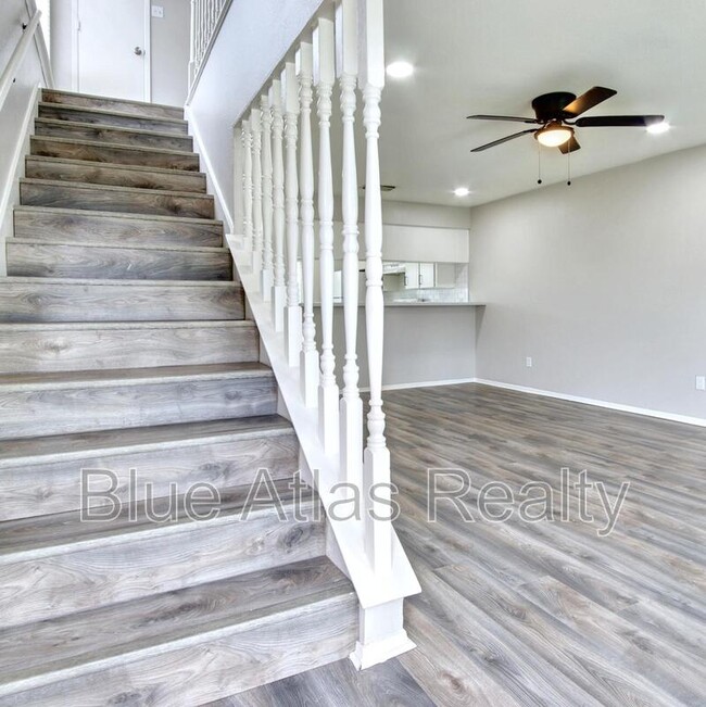 Building Photo - 2302 Indigo Ln
