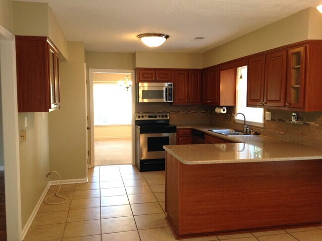 Foto del edificio - Beautiful Spacious Germantown Home!