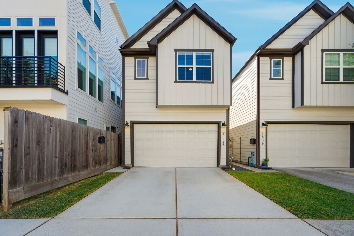 Foto principal - 1807 Bingham St