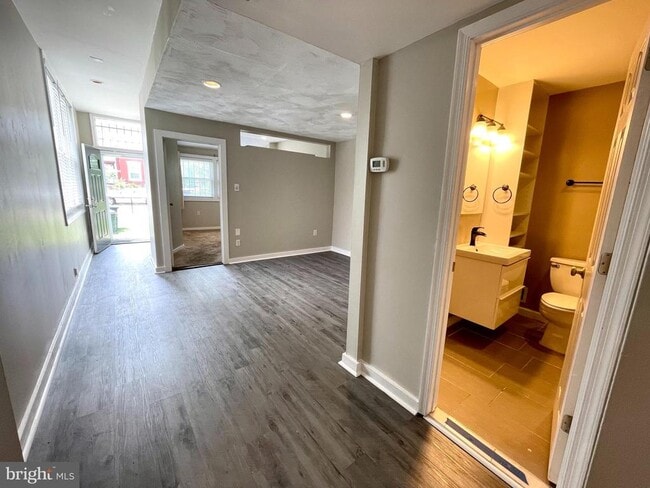 Foto del edificio - 819 12th St NE