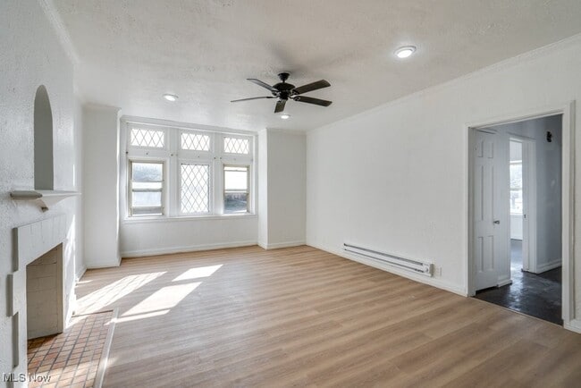 Building Photo - 2828 S Moreland Blvd