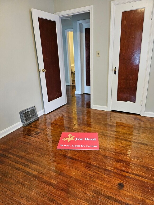 Foto del edificio - 3 bed 1 bath house