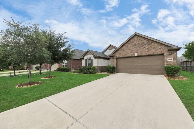 Building Photo - 3302 Regal Park Ln